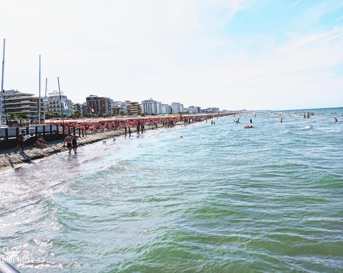 Hotel Garisenda B&B - In Centro A Riccione - Экстерьер фото