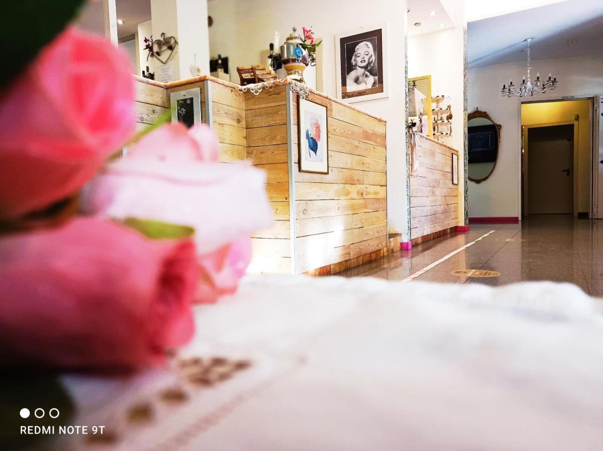 Hotel Garisenda B&B - In Centro A Riccione - Экстерьер фото
