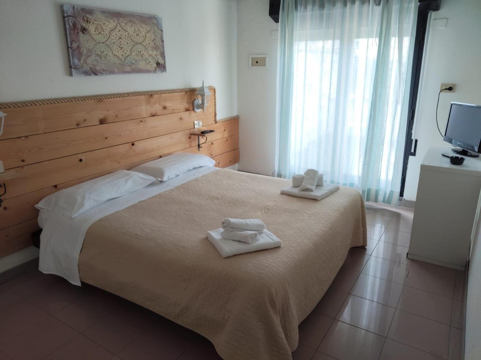 Hotel Garisenda B&B - In Centro A Riccione - Экстерьер фото