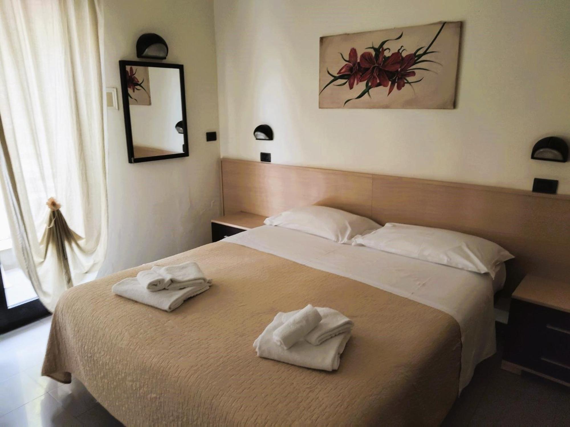 Hotel Garisenda B&B - In Centro A Riccione - Экстерьер фото